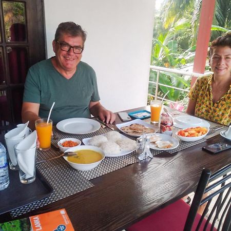 Myr-O Homestay Kombichankulama エクステリア 写真