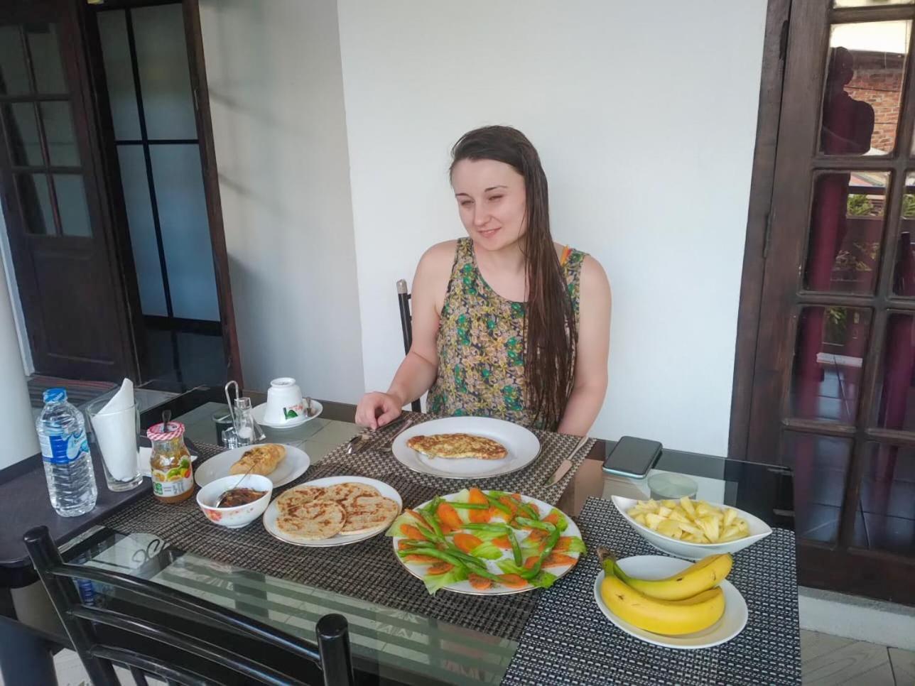 Myr-O Homestay Kombichankulama エクステリア 写真