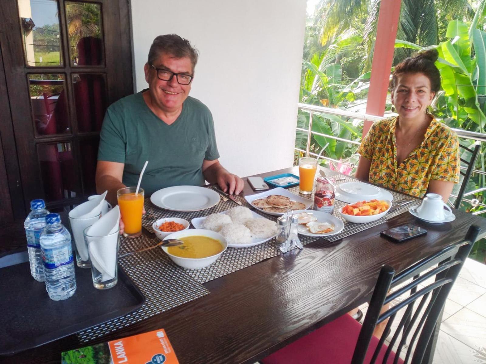 Myr-O Homestay Kombichankulama エクステリア 写真