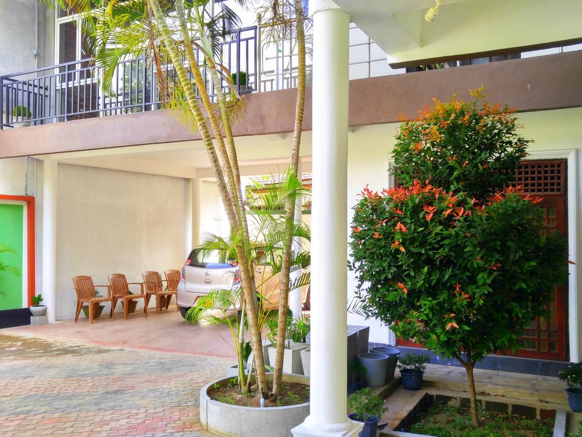 Myr-O Homestay Kombichankulama エクステリア 写真