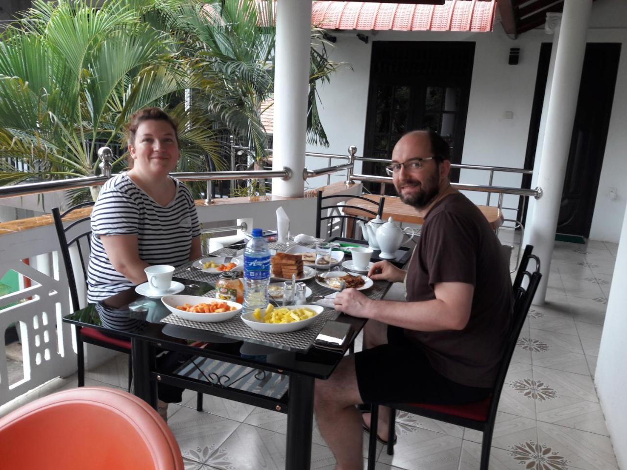 Myr-O Homestay Kombichankulama エクステリア 写真