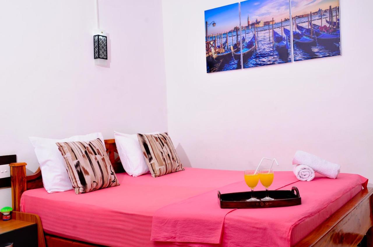 Myr-O Homestay Kombichankulama エクステリア 写真