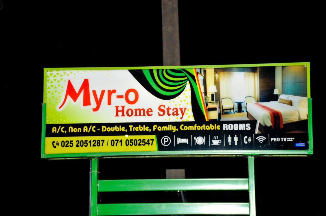 Myr-O Homestay Kombichankulama エクステリア 写真