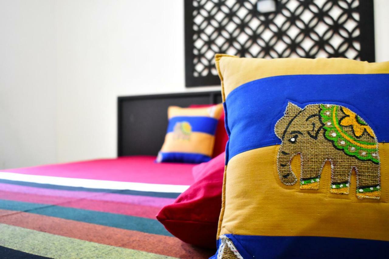 Myr-O Homestay Kombichankulama エクステリア 写真