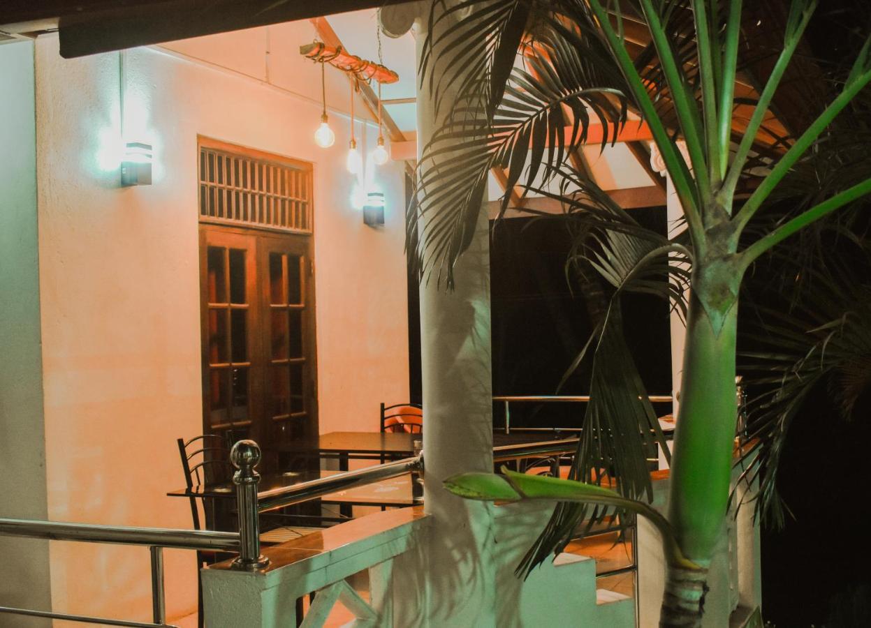 Myr-O Homestay Kombichankulama エクステリア 写真